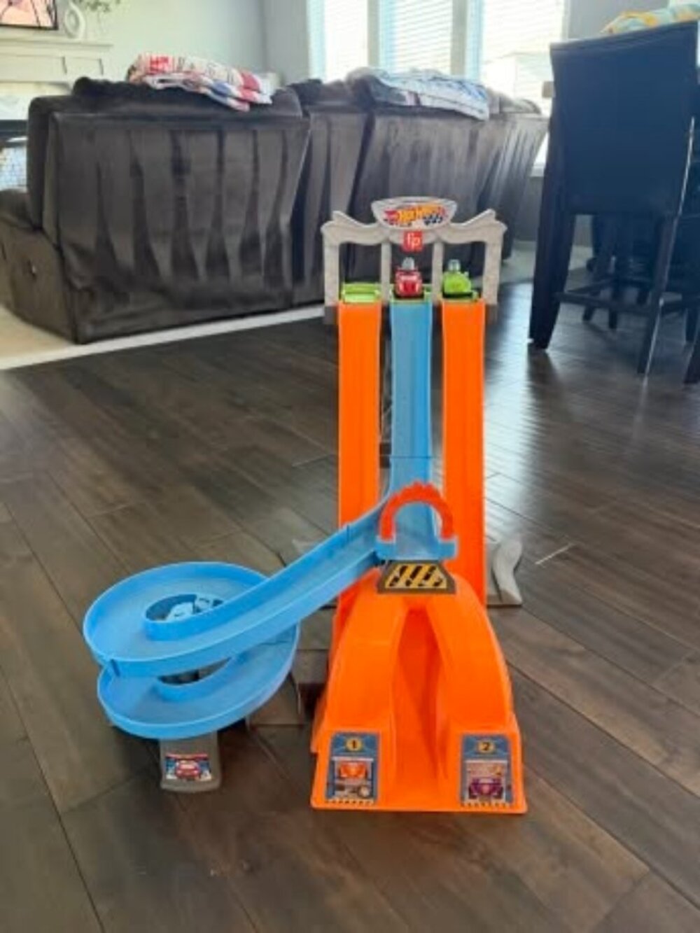 Fisher-Price Little People Hot Wheels Racing Loop Tower